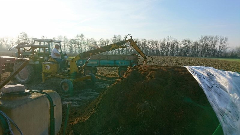 Bokashi ausbringen in der Landwirtschaft